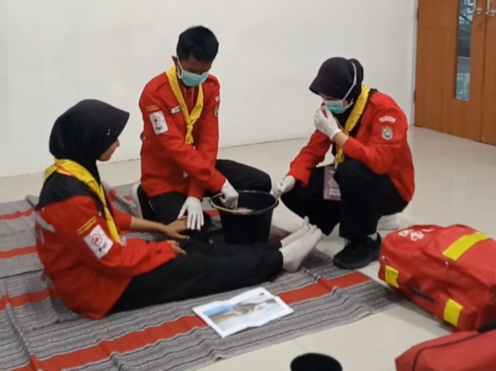 DINUS FIRS AID EDUCATION COMPETITION